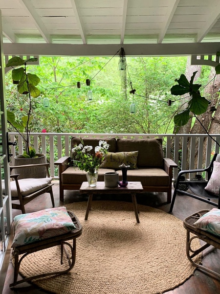 В гостях у Хелены Кристенсен: экскурсия по сказочному дому модели в горах Кэтскилл В гостях у Хелены Кристенсен: экскурсия по сказочному дому модели в горах Кэтскилл Стиль жизни,Дома звезд