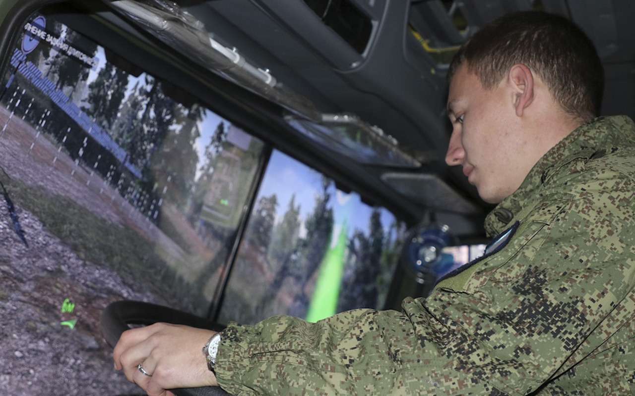 Водитель по контракту. Контрактник военный водитель. Военный водитель срочник. Зарплата военного водителя. Повышении военнослужащего.