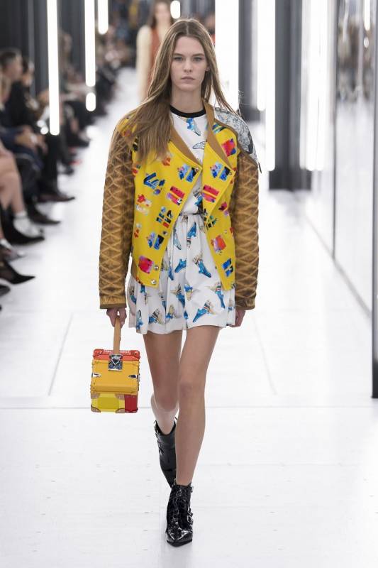 Louis Vuitton весна-лето 2019 - яркое и неоднозначное путешествие в будущее Louis Vuitton весна-лето 2019