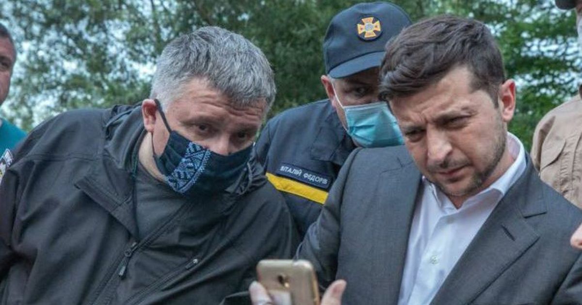 Грызня в Киеве: Зачем Аваков припомнил секретарю Совбеза потоп в Крыму Грызня в Киеве: Зачем Аваков припомнил секретарю Совбеза потоп в Крыму украина