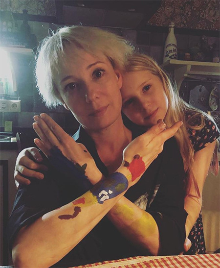 Как выглядит старшая дочь Чулпан Хаматовой: редкое фото Как выглядит старшая дочь Чулпан Хаматовой: редкое фото Дети,Дети знаменитостей