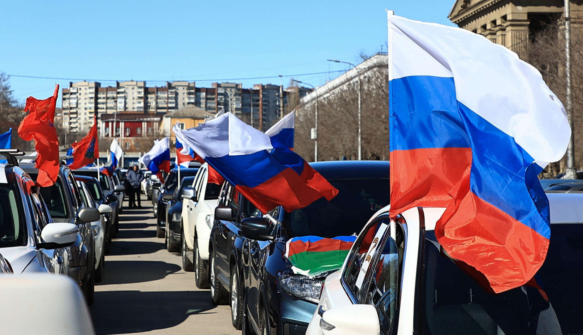 Поддержка российских. Автопробег в поддержку России. Автопробег Донбасс. Автопробег в поддержку Российской армии в Москве. Автопробег в Москве.