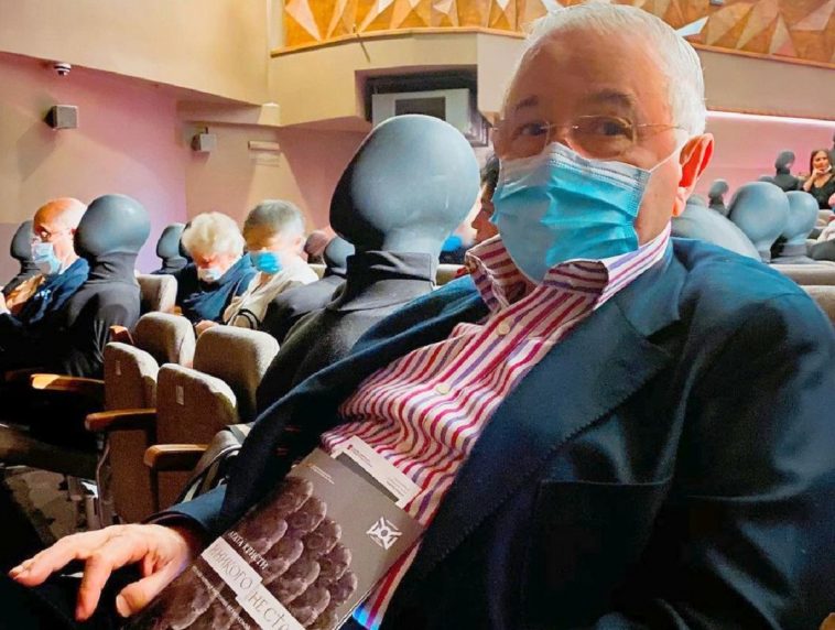 СМИ: 75-летнего Петросяна госпитализировали с подозрением на COVID-19 (ФОТО)