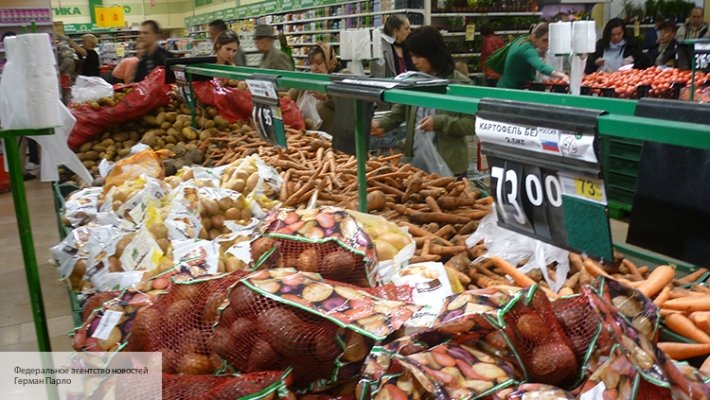 Эксперт раскрыл причину, почему на Украине стремительно дорожают продукты