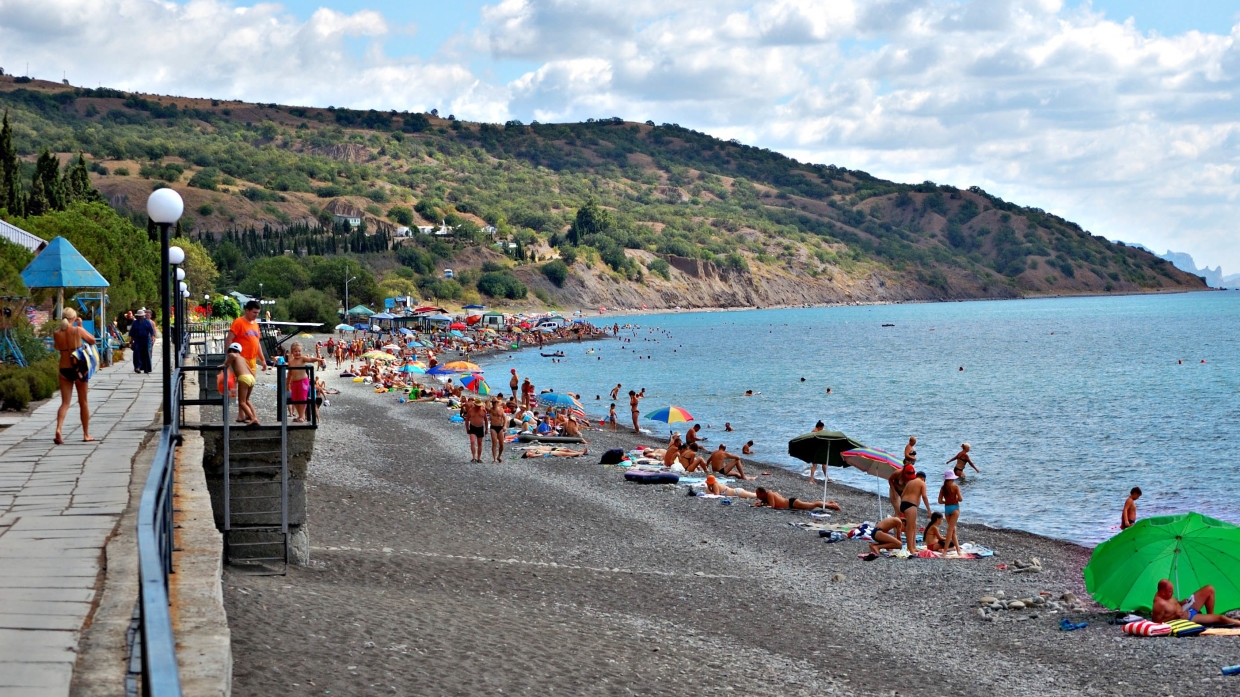 Российские туристы выбрали самые чистые пляжи Черного моря