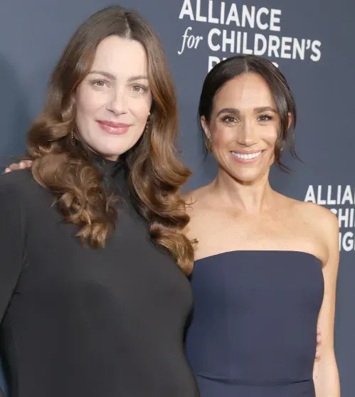 Меган Маркл посетила благотворительный вечер с беременной подругой