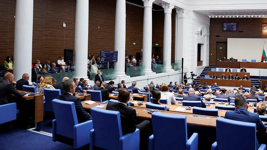 Спикер парламента Болгарии отказалась баллотироваться на пост премьера