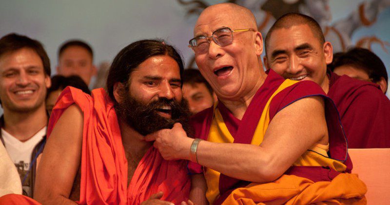 «Откуда дворцы? Намедитировал!»: быт и самоотречение Далай-лам Азия