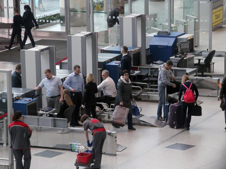 В аэропортах Москвы введен повышенный уровень угрозы терактов