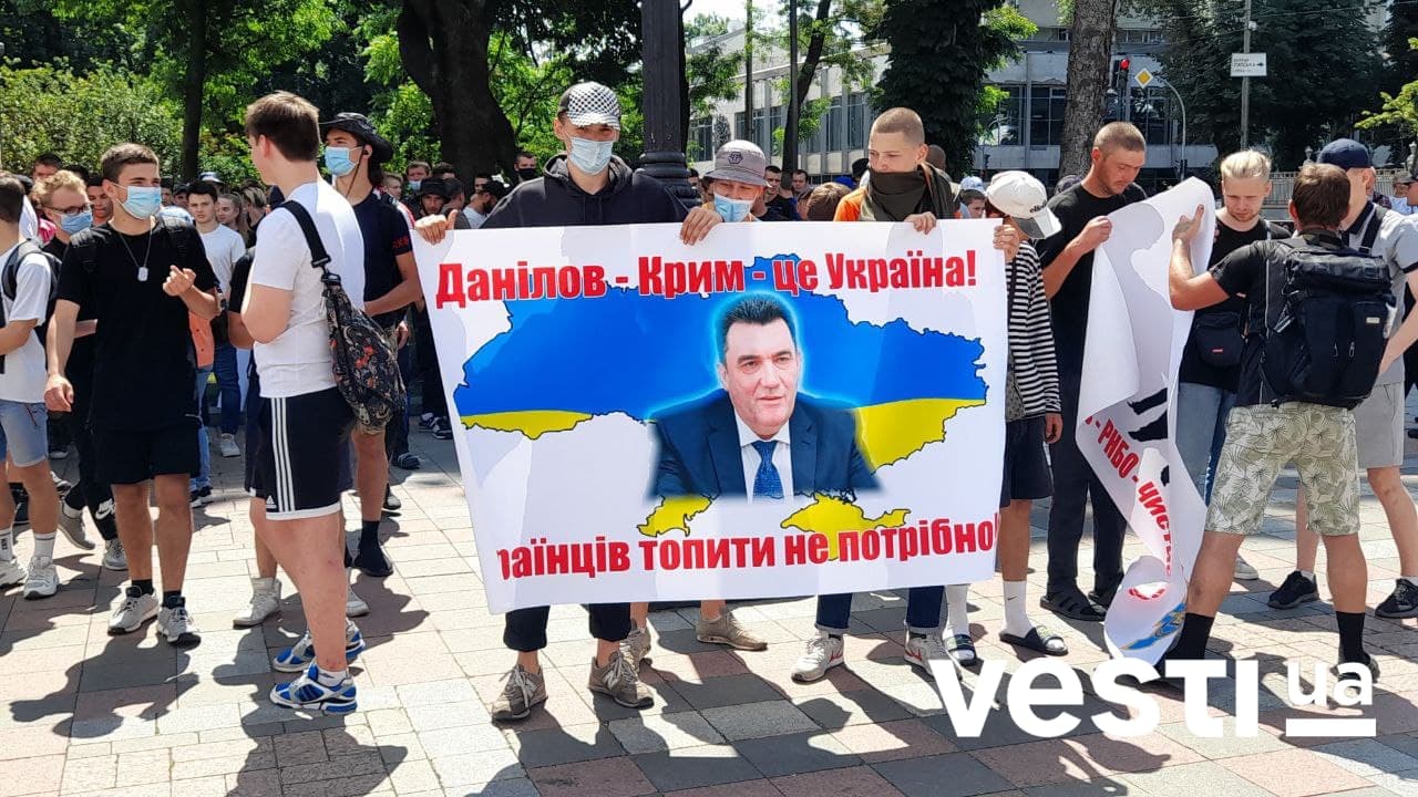 Грызня в Киеве: Зачем Аваков припомнил секретарю Совбеза потоп в Крыму Грызня в Киеве: Зачем Аваков припомнил секретарю Совбеза потоп в Крыму украина