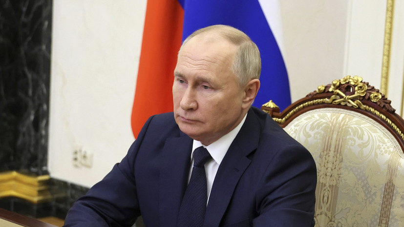 Путин: надо не допускать скачков цен на товары в регионах с паводками