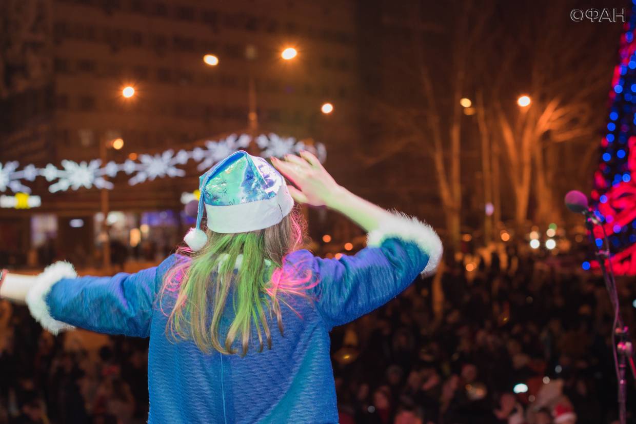 Как Донбасс встречал Новый год: репортаж ФАН из Донецка Как Донбасс встречал Новый год: репортаж ФАН из Донецка Весь мир