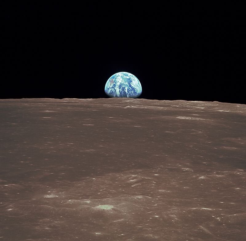 Восход Земли над лунным горизонтом. «Аполлон-11» подлетает к Морю Смита