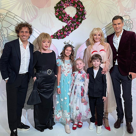 Алла Пугачева и Максим Галкин с детьми на дне рождения дочери Кристины Орбакайте Звездные дети