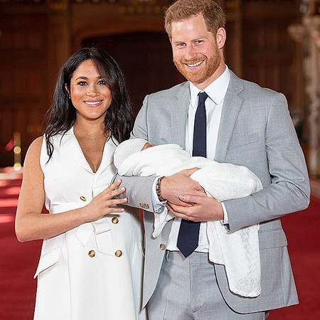 Принц Гарри и Меган Маркл поделились новыми фото из поездки в Африку Принц Гарри и Меган Маркл поделились новыми фото из поездки в Африку Монархии