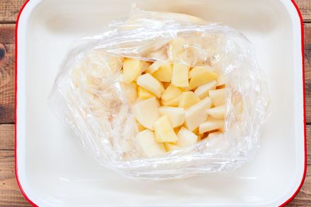 Свиные рёбра с картофелем в рукаве. Этап: 2