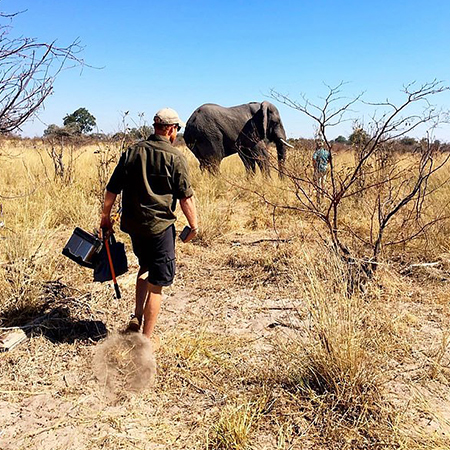 Принц Гарри и Меган Маркл поделились новыми фото из поездки в Африку Принц Гарри и Меган Маркл поделились новыми фото из поездки в Африку Монархии