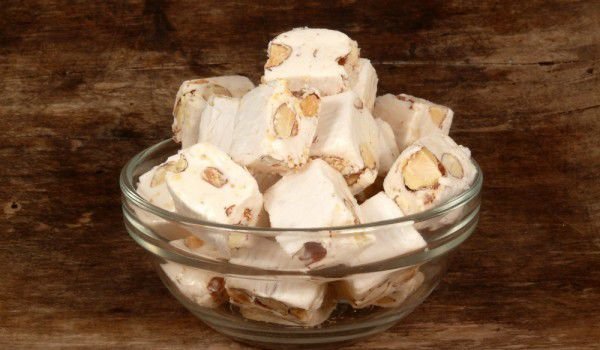 Импортные сыры-традиции к празднику