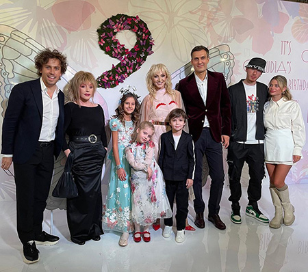 Алла Пугачева и Максим Галкин с детьми на дне рождения дочери Кристины Орбакайте Звездные дети