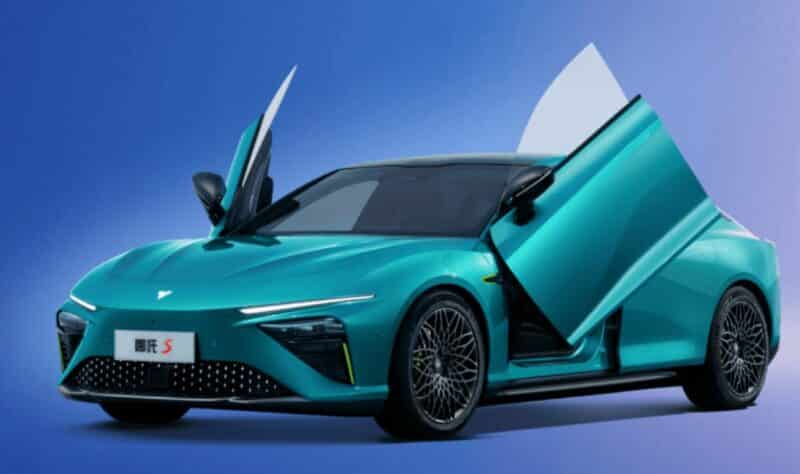 Электромобиль Neta загорелся во время движения, не первый раз в Китае