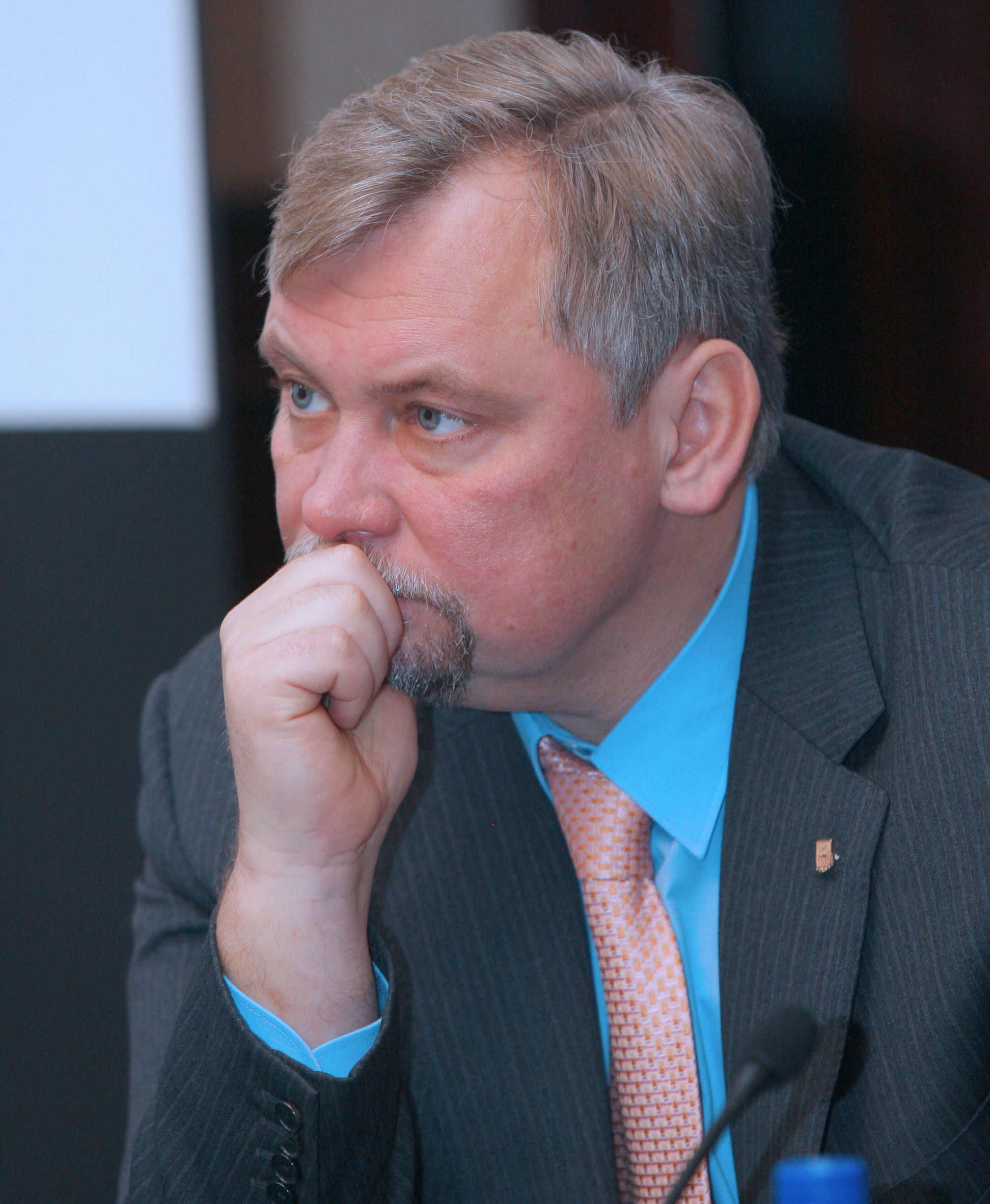 Вазелин для провинившихся чиновников: Как правильно использовать средство Вазелин для провинившихся чиновников: Как правильно использовать средство вазелин, депутат, чтобы, Также, может, Булавинов, вазелина, Булавинова, несколько, можно, также, более, вазелином, однако, прикрываться, понастоящему, сухости, сказал, парламентария, который