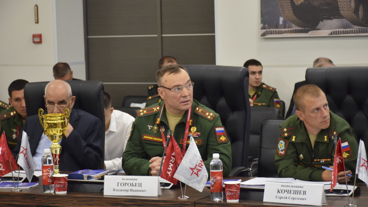Возможность внедрения военных изобретений в ВС РФ обсудили на форуме «Армия-2021» Армия