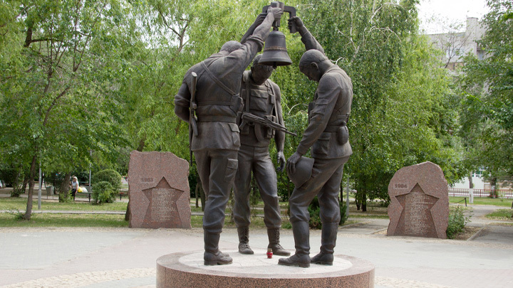 "БОЛЬШИНСТВО УБИТО ВЫСТРЕЛАМИ В ГОЛОВУ": МИРОВЫЕ СМИ О КАЗНИ 11 РУССКИХ СОЛДАТ