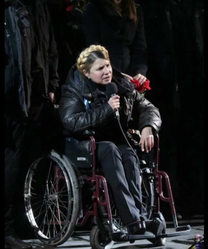 Встань и иди! В Киеве "пастор-чудотворец" исцелил бабушку