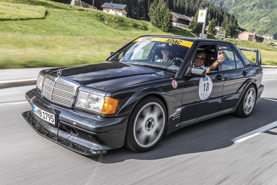 Mercedes Evo II исполнилось 30 лет. Взгляните на легендарный спорткар, победивший BMW M3 против, спортседан, MercedesBenz, вечно, первой, эволюции, развивал, кузова, жесткость, увеличена, эпохи, своей, впечатляющие, двигатель, объемом, 17дюймовые, Четырехцилиндровый, ограничивались, особенности, аэродинамикой