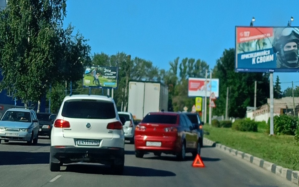 В Рязани собирается пробка из-за ДТП на проезде Яблочкова