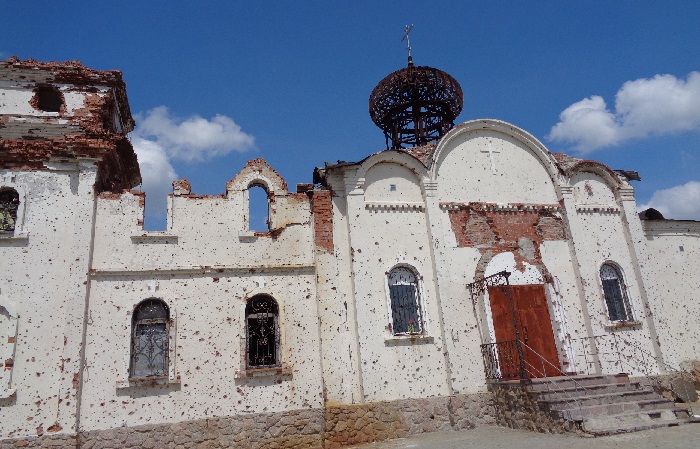 Пять лет на линии огня: Как выживают в районе Донецкого аэропорта Пять лет на линии огня: Как выживают в районе Донецкого аэропорта украина