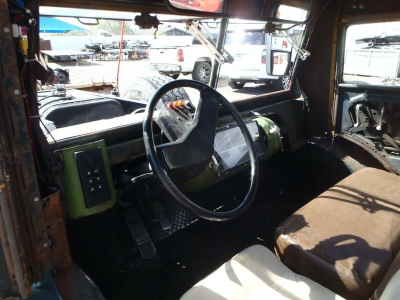 Сумасшедший рэт-род с дизельным двигателем на базе школьного автобуса Сумасшедший рэт-род с дизельным двигателем на базе школьного автобуса