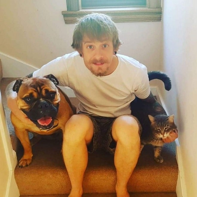 Настоящий актер: капризный пес устроил «спектакль» прямо на улице, переполошив людей Настоящий актер: капризный пес устроил «спектакль» прямо на улице, переполошив людей супер