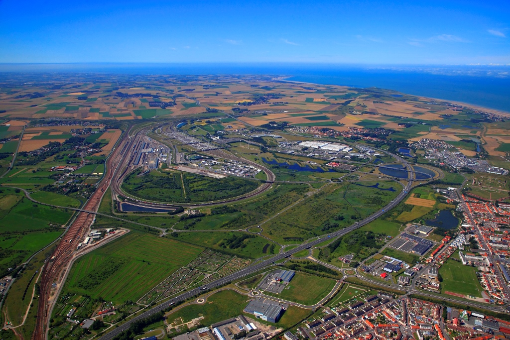 Как из-под земли: 10 самых интересных тоннелей по всему миру Как из-под земли: 10 самых интересных тоннелей по всему миру интересное