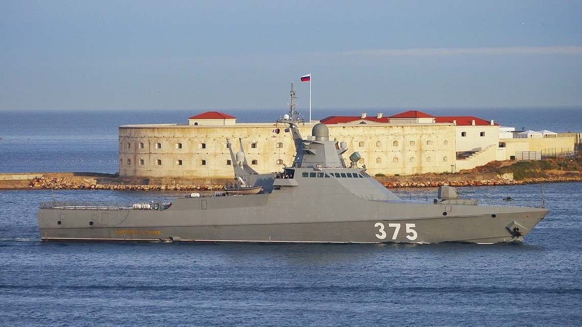 Корабли «Павел Державин» и «Дмитрий Рогачев» провели стрельбы в Черном море Армия
