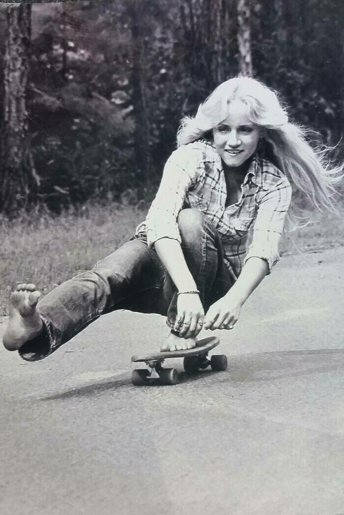 "Моя мама на скейтборде, 1984 год"