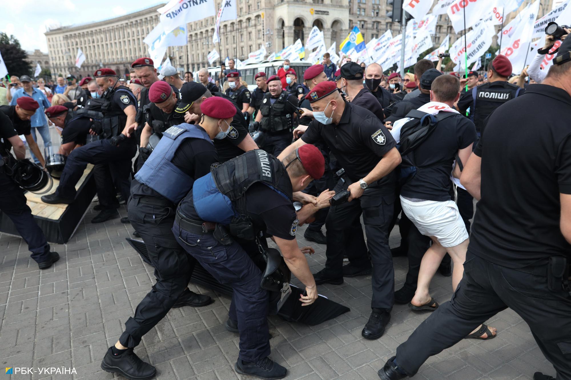 Грызня в Киеве: Зачем Аваков припомнил секретарю Совбеза потоп в Крыму Грызня в Киеве: Зачем Аваков припомнил секретарю Совбеза потоп в Крыму украина