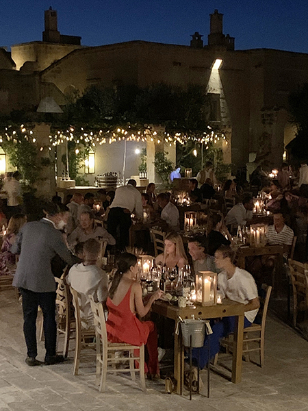 Велопрогулки, ужины при свечах и игра в футбол: как проходят каникулы семейства Бекхэм в Италии Велопрогулки, ужины при свечах и игра в футбол: как проходят каникулы семейства Бекхэм в Италии Звезды,Новости о звездах