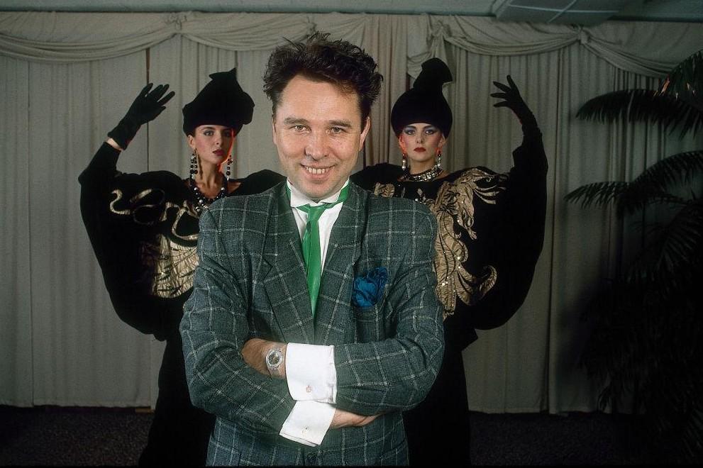 9 вещей, которые подарил нам модельер Вячеслав Зайцев andreas rentz,format-article,getty imageskak,getty imagesединственный,loreal paris,компания,marcel thomas,noindex,paris match,журнал,slava zaitsev,Алла Пугачева,всемирный фестиваль моды,город москва,Вячеслав Зайцев,галерея современного искусства,город варшава,Галина Волчек,г,Москва [1405113],государственная третьяковская галерея (третьяковка),музей,город москва,Егор Зайцев,Знаменитости,людмила зыкина,людмила путина,майя плисецкая,международный музыкальный фестиваль,михаил горбачев,музей прадо,город мадрид,оксана шипилова,Петр Тодоровский,Пьер Карден,Раиса Горбачева,Светлана Жильцова,театр моды,цех общесоюзного дома моделей; всемирный фестиваль моды,город москва,эдита пьеху,экспериментально техническая швейная фабрика,город бабушкин