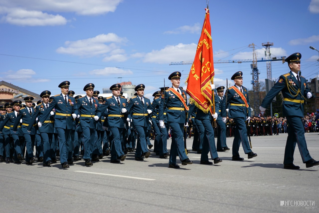 Фото с парада в омске