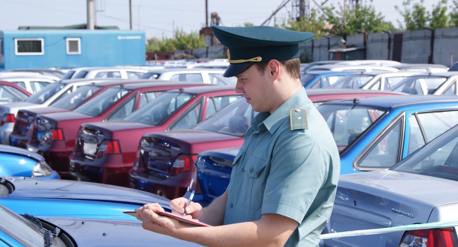«Растаможка обойдется втрое дороже»: с 1 января сняты ограничения по возрасту для ввозимых автомобилей «Растаможка обойдется втрое дороже»: с 1 января сняты ограничения по возрасту для ввозимых автомобилей Автограмота