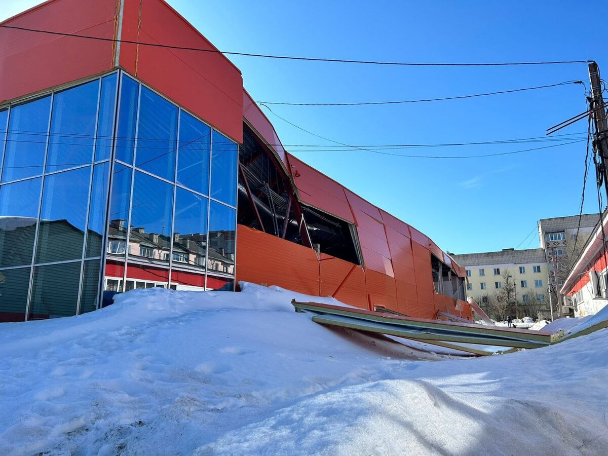 В Кольчугино частично обрушилось здание нового торгового центра