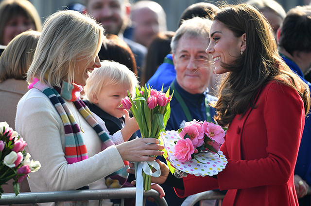 Кейт Миддлтон и принц Уильям приехали с визитом в Северную Ирландию Монархии
