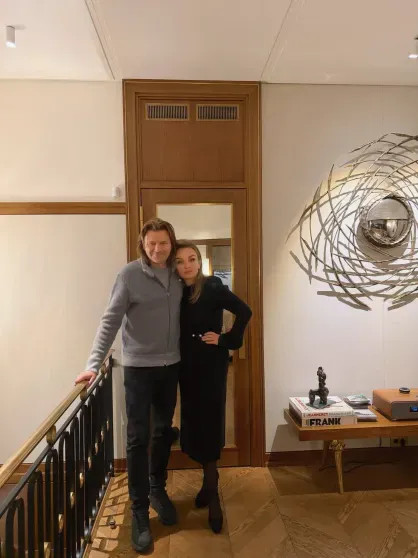 Стеша Маликова показала фото с родителями Маликова, Стеша, супруга, Маликов, певца, Елена, МаликоваСтеша, МаликоваДмитрий, когда, стесняется, 26летняя, делать, окончившая, МГИМО, развивает, бренд, замечанияСтаршая, обидчивости, критику, любит