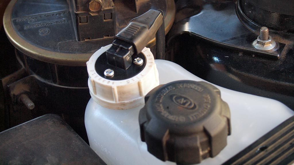 Крышка расширительного бачка: зачем она нужна и что будет при её неисправности? авто и мото,автоновости,автосоветы