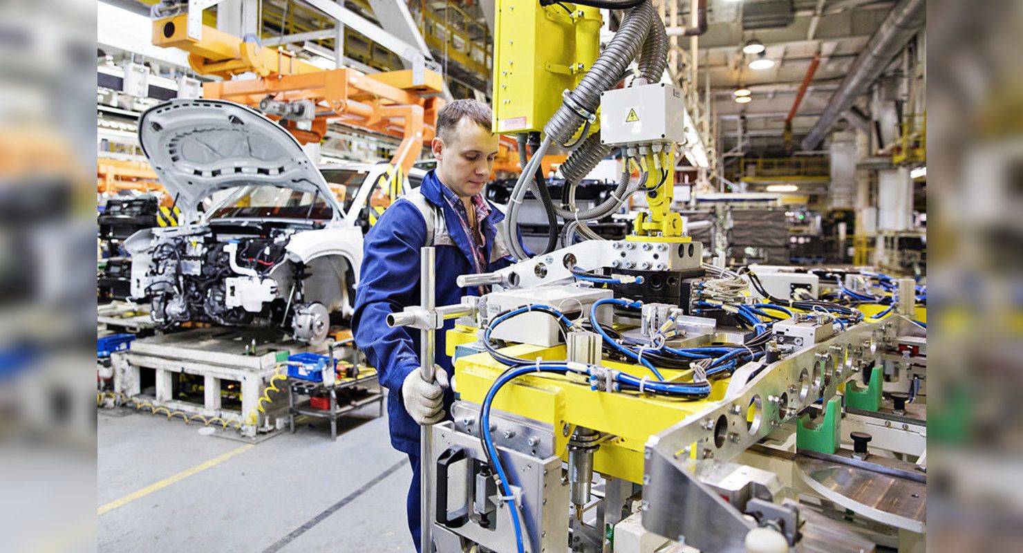 В Минпромторге прокомментировали ситуацию с дефицитом чипов у автопроизводителей