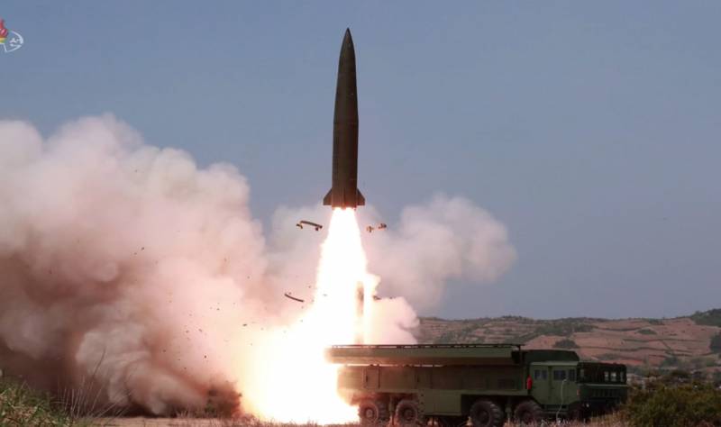 "Кимскандер". Откуда у северокорейцев новый ОТРК, очень похожий на "Искандер"? геополитика,оружие