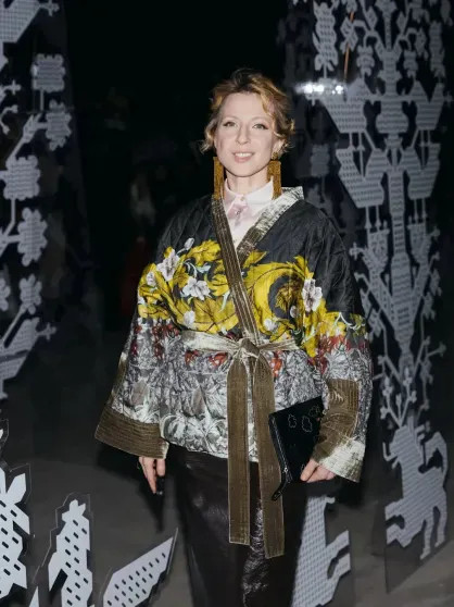 Александр Рогов, Эвелина Хромченко, Юлия Барановская и Мария Миногарова на показе Алёны Ахмадуллиной Alena, Akhmadullina, весналето, 2026Показ, показе, Миногарова, 2026Мария, 2026Миша, Рогов, посетили, Приданое, Ахмадуллина, коллекции, новой, показ, памяти, красоте, вещей, которые, невестыКоллекция