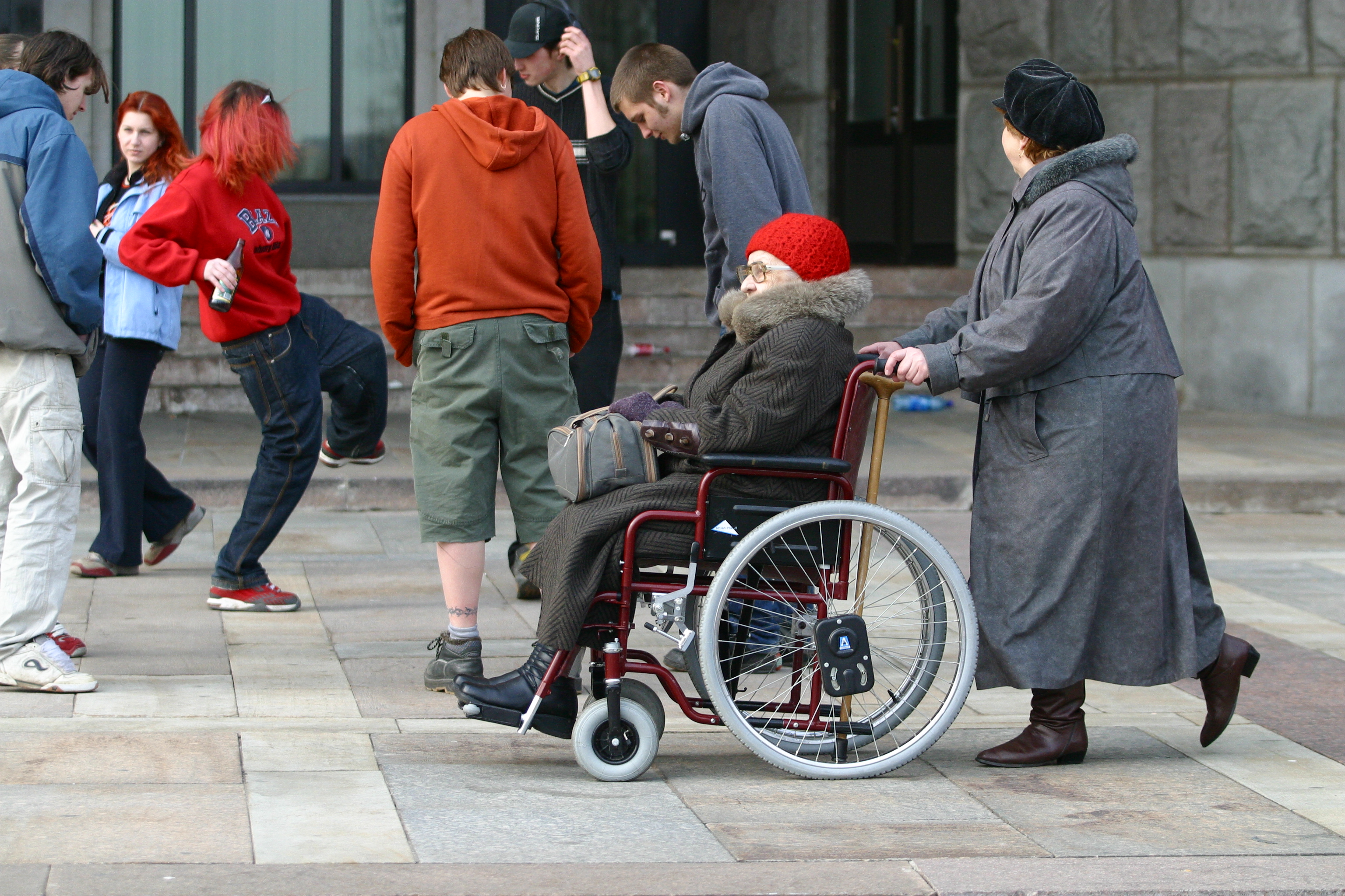 Неработающий инвалид с детства. Инвалидность. Люди инвалиды. Безработица инвалидов. Пожилые и маломобильные граждане.