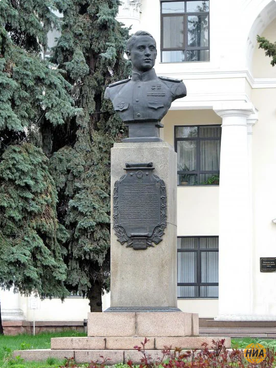 Дважды Герой Советского Союза  Сергей Луганский Луганский, противника, командир, эскадрильи, самолётов, АлмаАте, сайта, взято, капитан, Красной, сентября, орденами, лично, ЛаГГ3, вражеских, войны, дивизии, Me109, удалось, Звезды